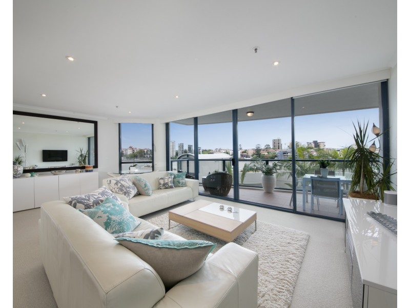 8 Goodwin Street, Kangaroo Point QLD 4169