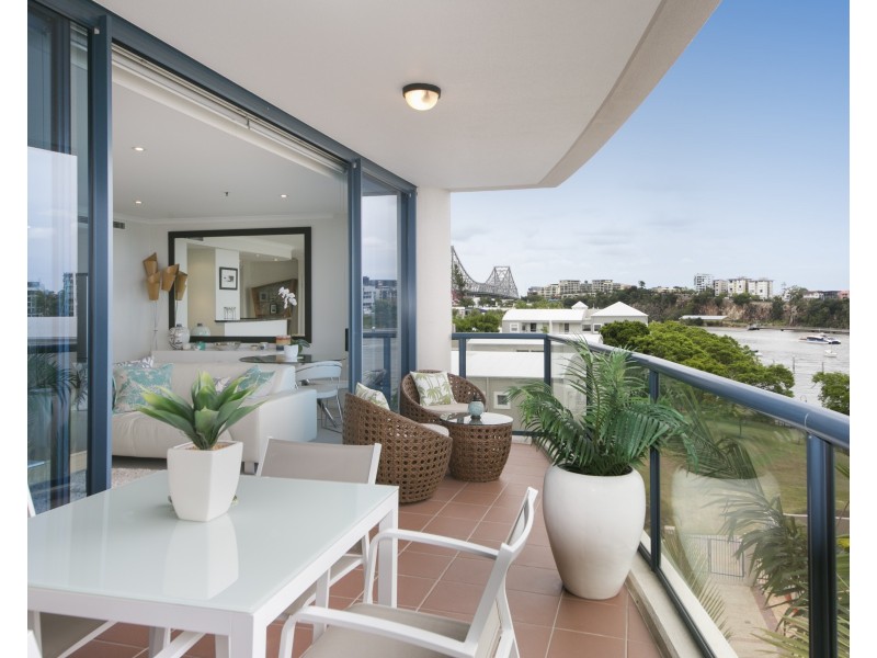 8 Goodwin Street, Kangaroo Point QLD 4169