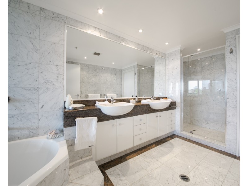 8 Goodwin Street, Kangaroo Point QLD 4169