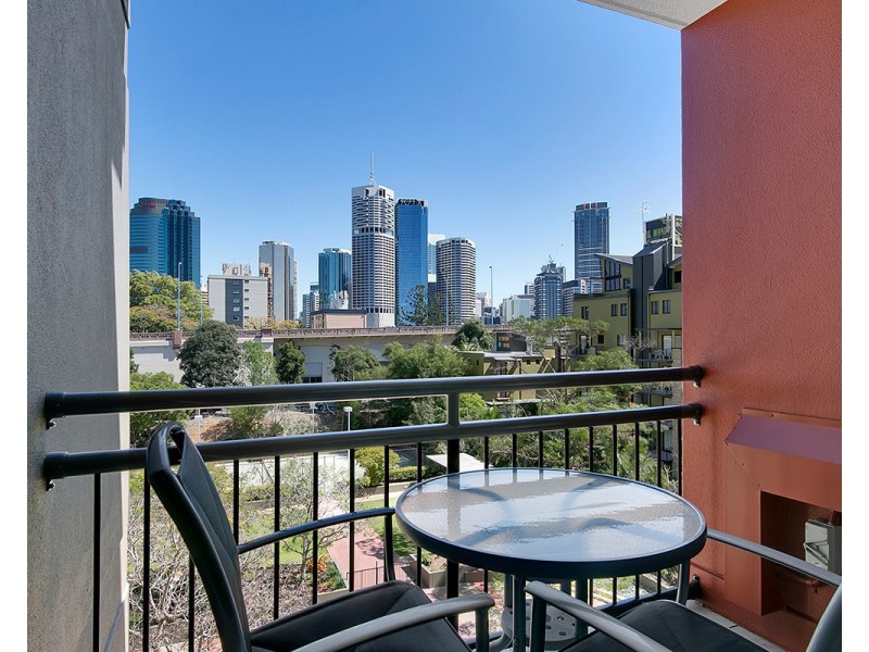 15 Goodwin Street, Kangaroo Point QLD 4169