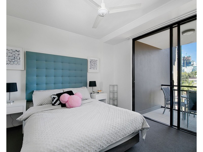 15 Goodwin Street, Kangaroo Point QLD 4169