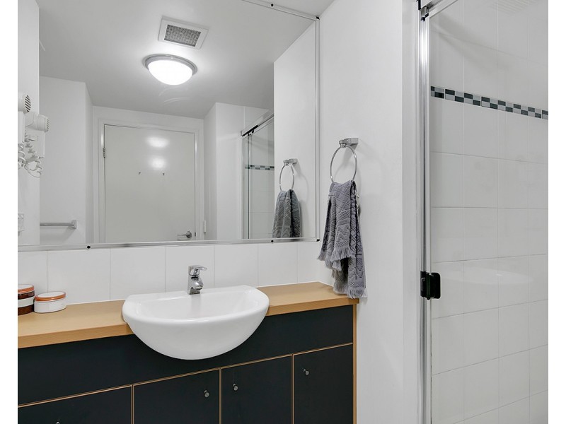 15 Goodwin Street, Kangaroo Point QLD 4169