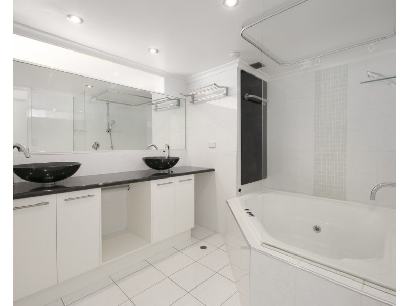 89 Thorn Street, Kangaroo Point QLD 4169