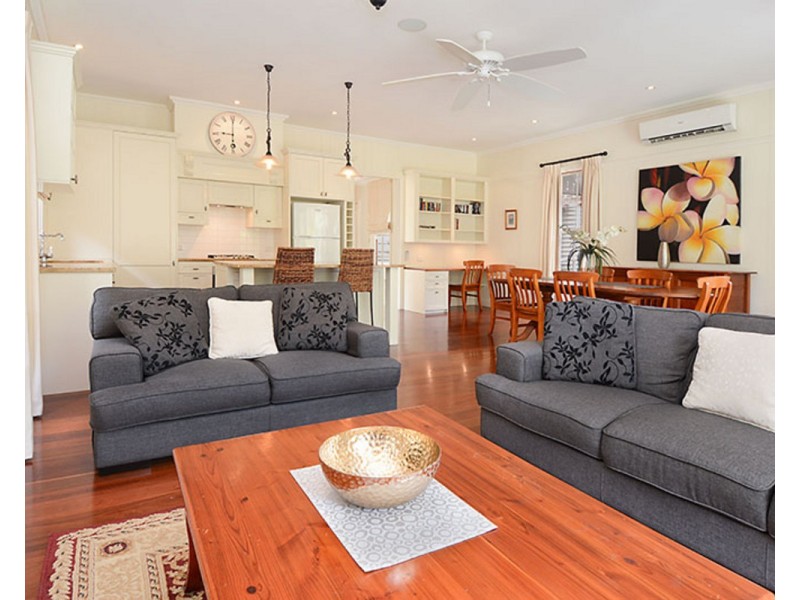 17 Wooloowin Avenue, Wooloowin QLD 4030