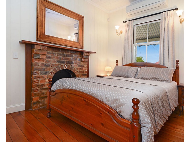 17 Wooloowin Avenue, Wooloowin QLD 4030