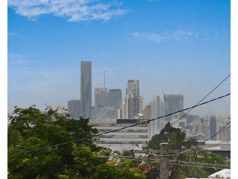 17 Wooloowin Avenue, Wooloowin QLD 4030