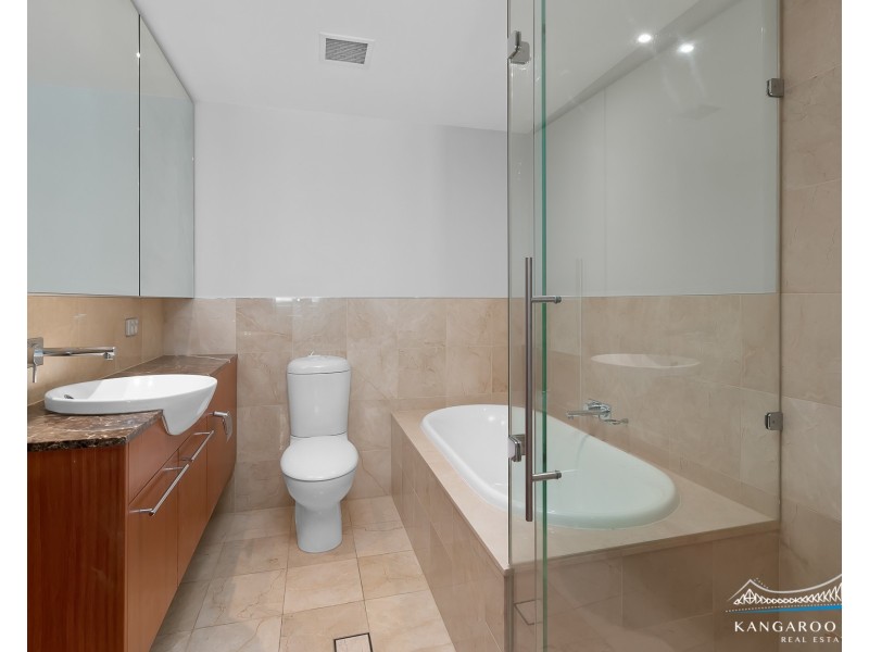 39 Castlebar Street, Kangaroo Point QLD 4169