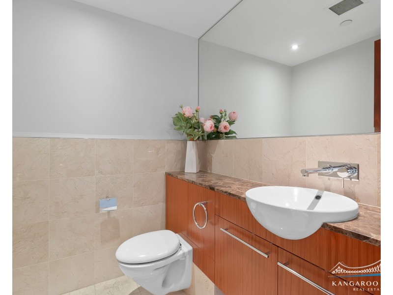 39 Castlebar Street, Kangaroo Point QLD 4169