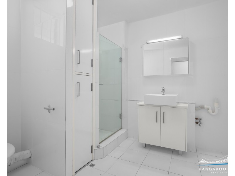 64 Thorn Street, Kangaroo Point QLD 4169