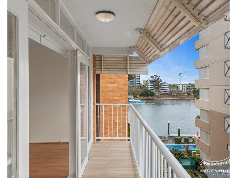 64 Thorn Street, Kangaroo Point QLD 4169
