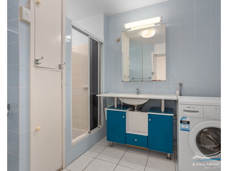 64 Thorn Street, Kangaroo Point QLD 4169