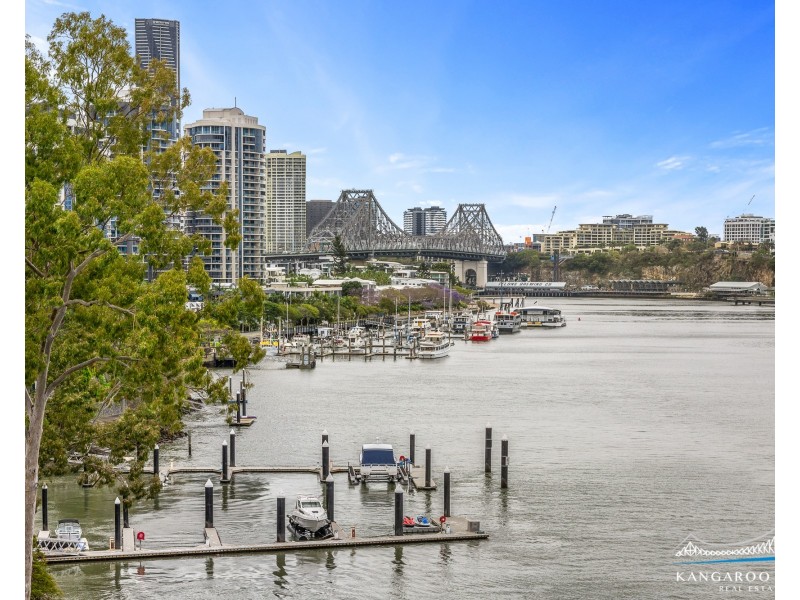 64 Thorn Street, Kangaroo Point QLD 4169