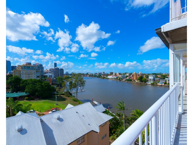 64 Thorn Street, Kangaroo Point QLD 4169