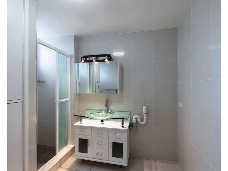 64 Thorn Street, Kangaroo Point QLD 4169