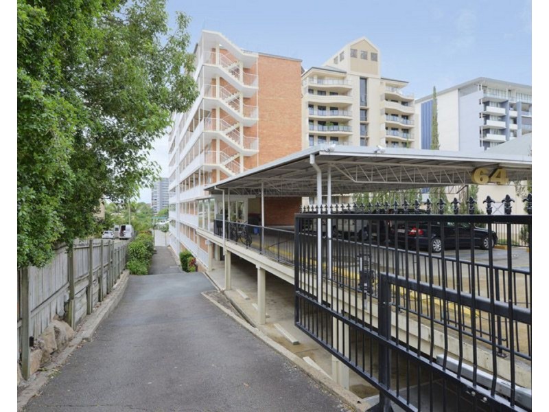 64 Thorn Street, Kangaroo Point QLD 4169