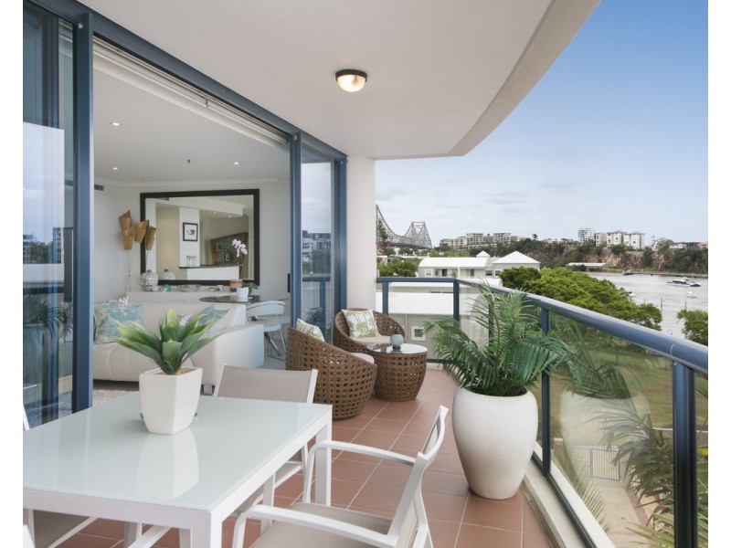 8 Goodwin Street, Kangaroo Point QLD 4169
