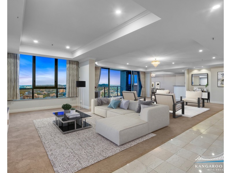 8 Goodwin Street, Kangaroo Point QLD 4169
