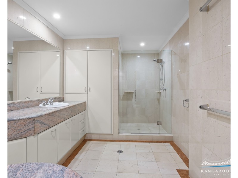 8 Goodwin Street, Kangaroo Point QLD 4169