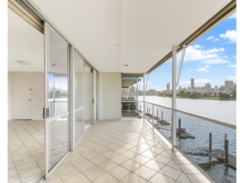 52 Wynnum Road, Norman Park QLD 4170