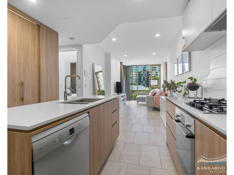 211/25 Shafston Avenue, Kangaroo Point QLD 4169