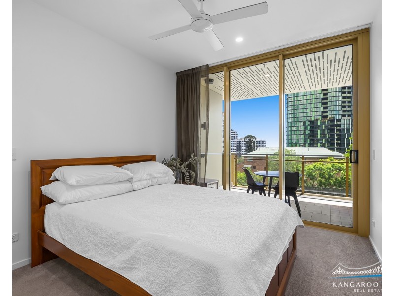 211/25 Shafston Avenue, Kangaroo Point QLD 4169
