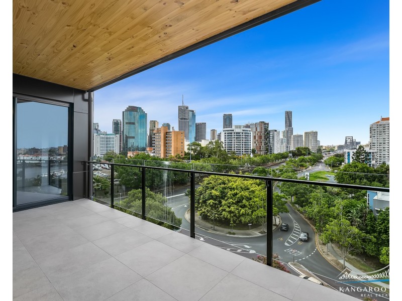 9 Lambert Street, Kangaroo Point QLD 4169