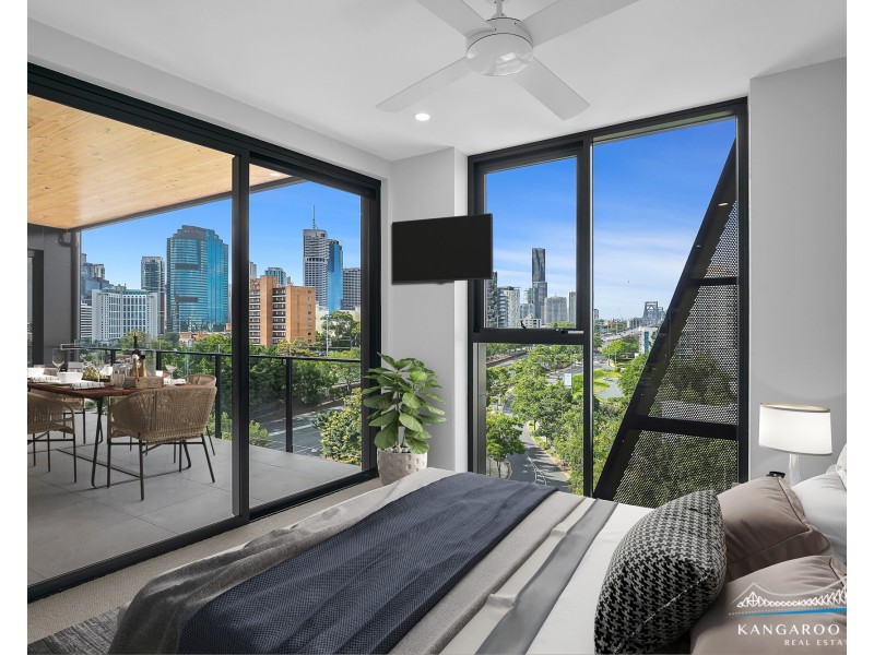 9 Lambert Street, Kangaroo Point QLD 4169