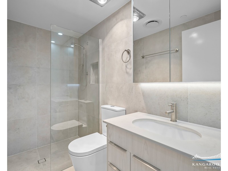9 Lambert Street, Kangaroo Point QLD 4169