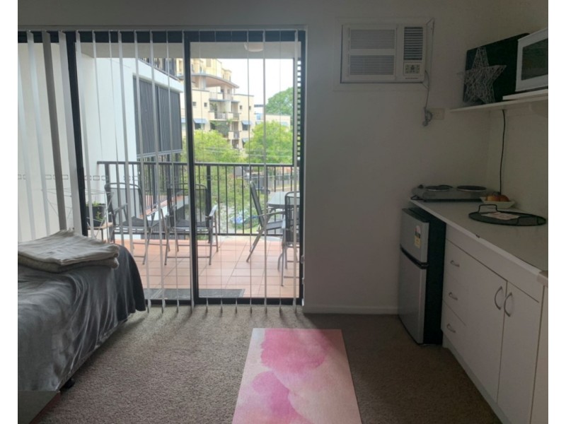 75 Thorn Street, Kangaroo Point QLD 4169