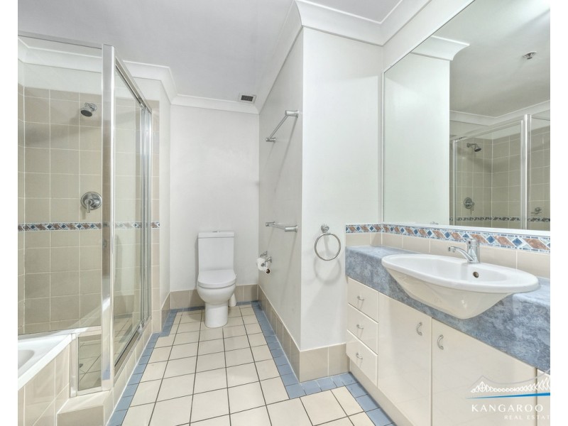 55 Baildon Street, Kangaroo Point QLD 4169