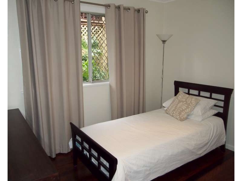 64 Oberon Street, Morningside QLD 4170