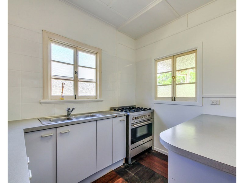 151 Watson Street, Camp Hill QLD 4152