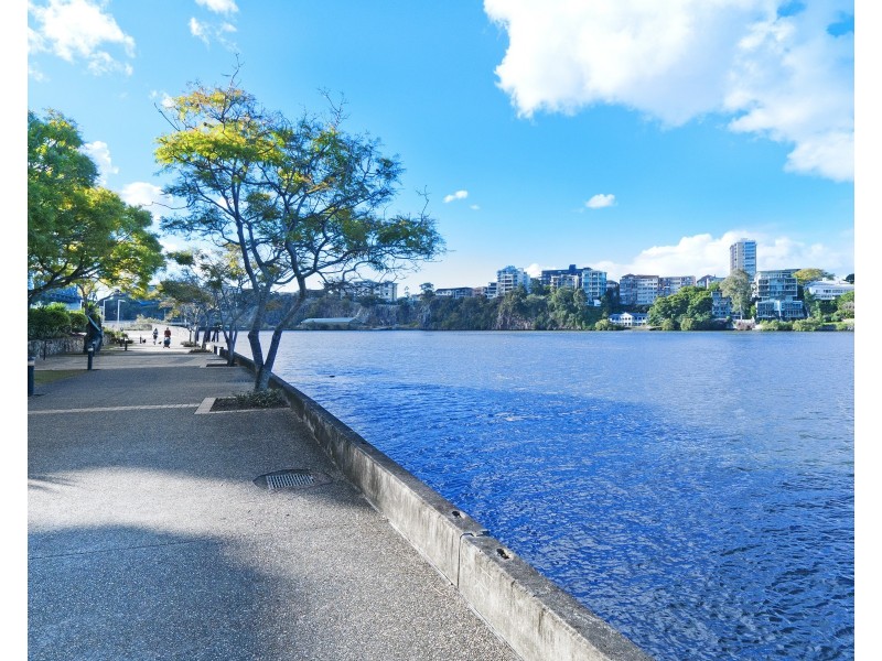 48 Rotherham Street, Kangaroo Point QLD 4169