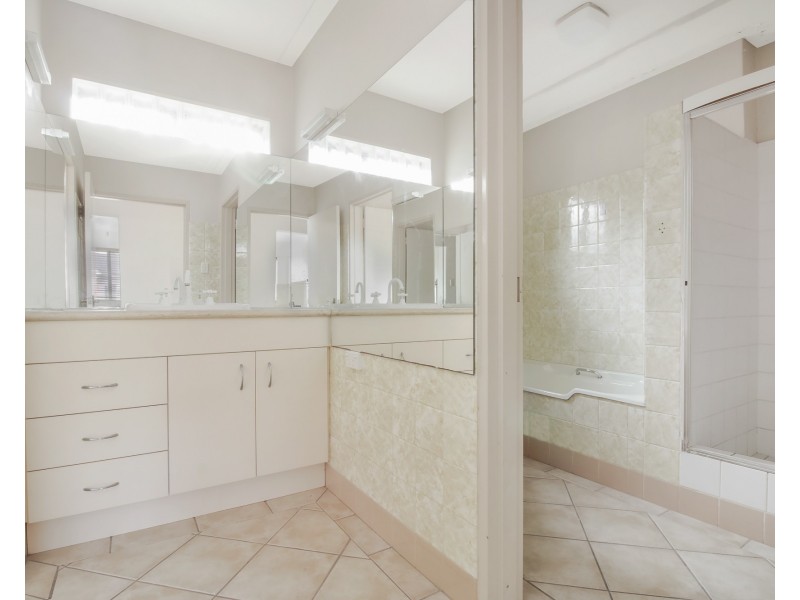 4/52 Wynnum Road, Norman Park QLD 4170