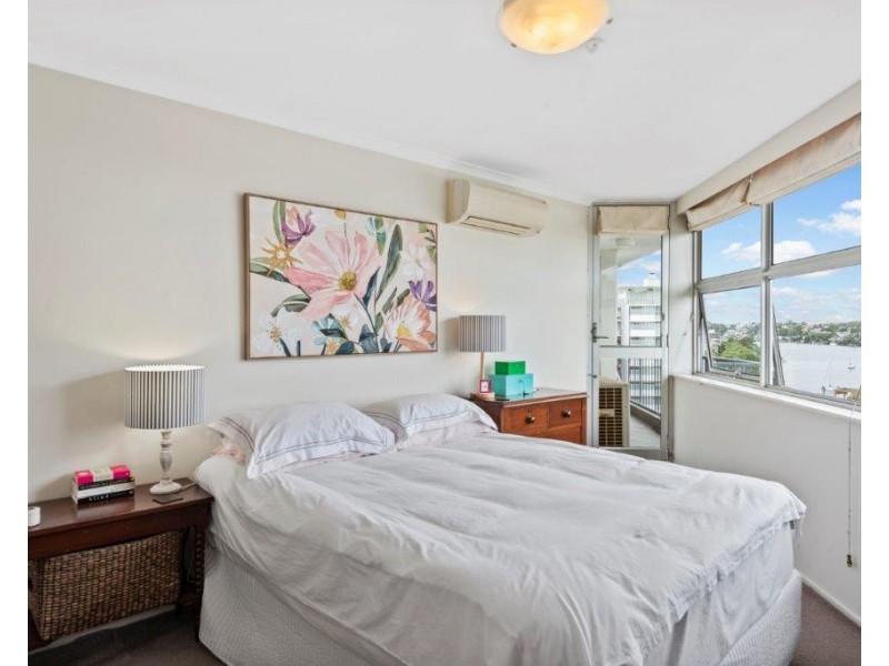 55 Thorn Street, Kangaroo Point QLD 4169