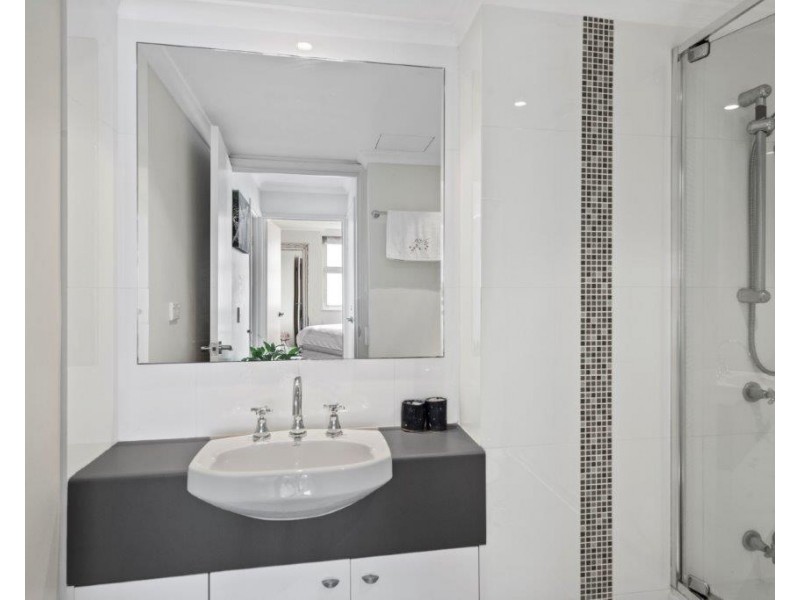 55 Thorn Street, Kangaroo Point QLD 4169