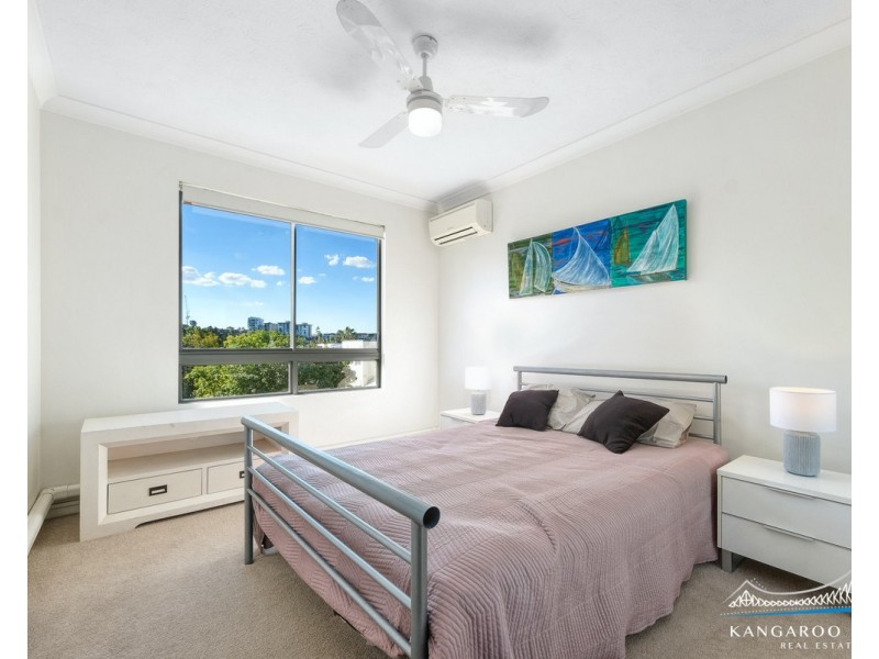 55 Baildon Street, Kangaroo Point QLD 4169