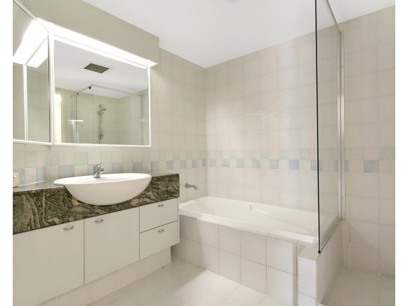 16 Bright Street, Kangaroo Point QLD 4169