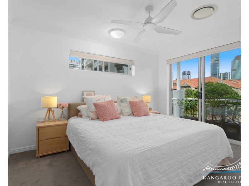 56 Wharf Street, Kangaroo Point QLD 4169