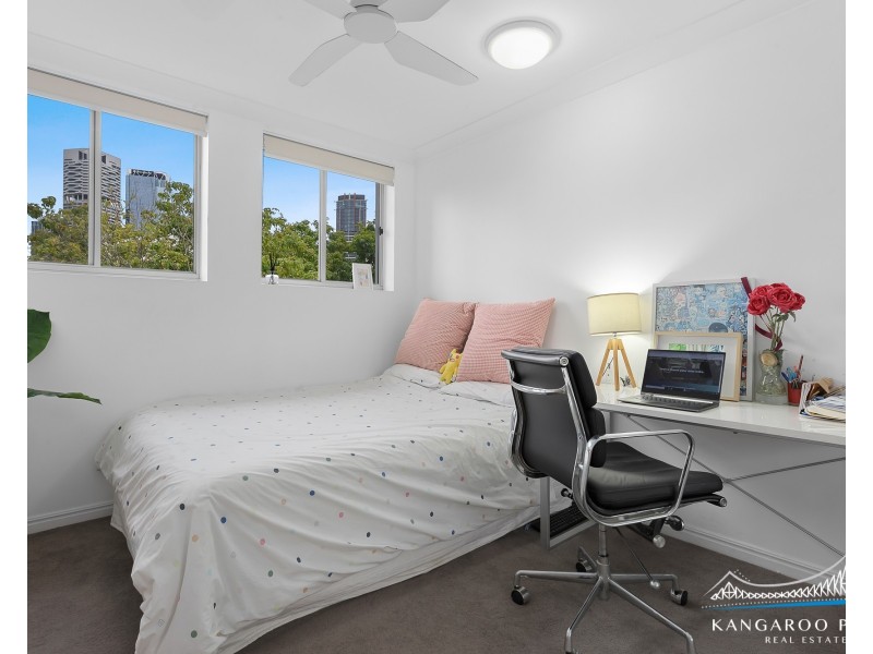 56 Wharf Street, Kangaroo Point QLD 4169
