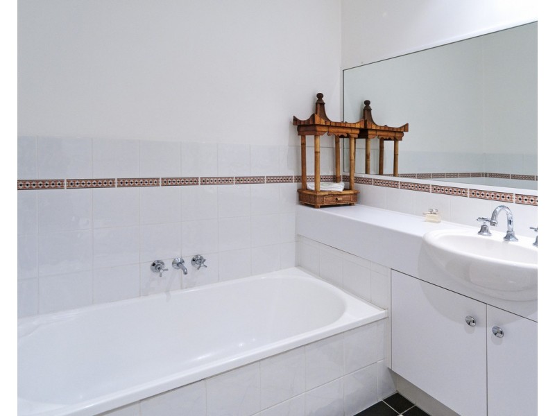 48 Rotherham Street, Kangaroo Point QLD 4169