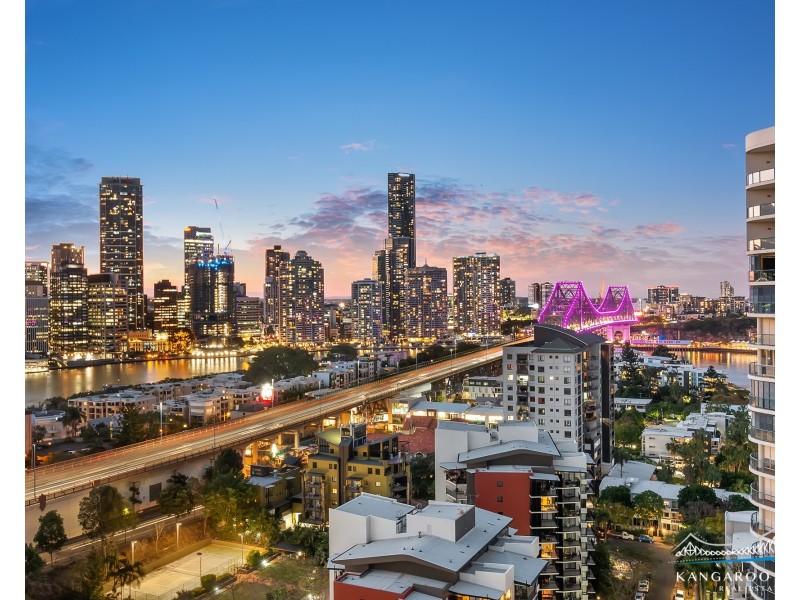 2 Goodwin Street, Kangaroo Point QLD 4169