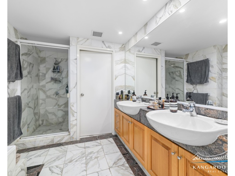 2 Goodwin Street, Kangaroo Point QLD 4169