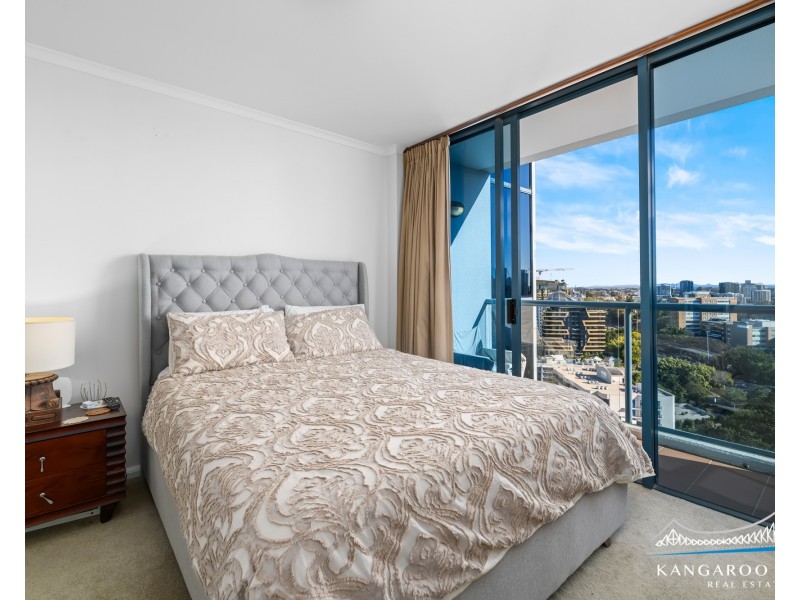 2 Goodwin Street, Kangaroo Point QLD 4169
