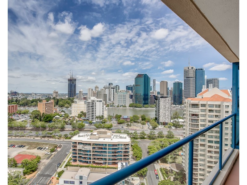 2 Goodwin Street, Kangaroo Point QLD 4169