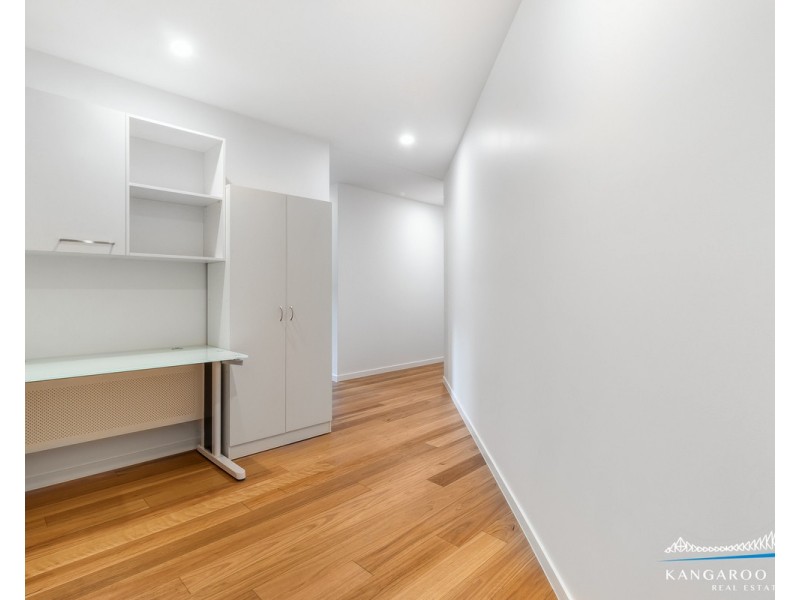 13 Fenton Street, Fairfield QLD 4103