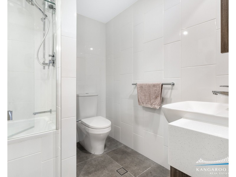 13 Fenton Street, Fairfield QLD 4103