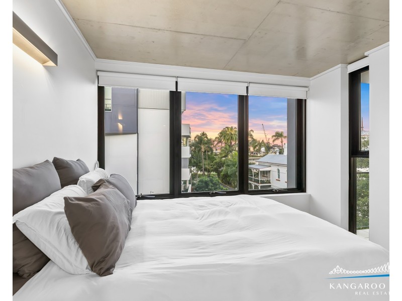 19 Anderson Street, Kangaroo Point QLD 4169