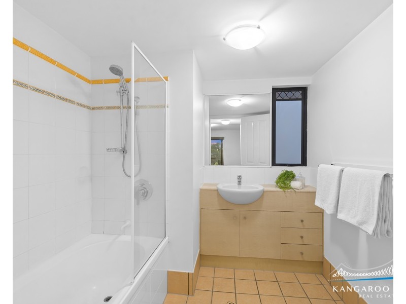 19/64 Lambert Street, Kangaroo Point QLD 4169