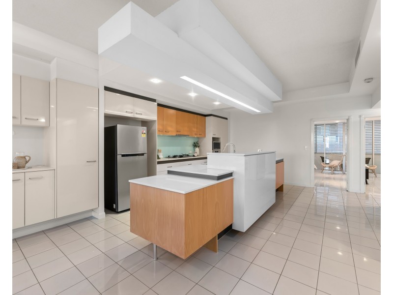 12/98 Thorn Street, Kangaroo Point QLD 4169